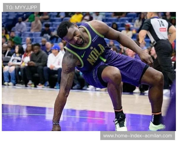 新奥尔良鹈鹕反击展开，锡安威廉森直冲篮筐