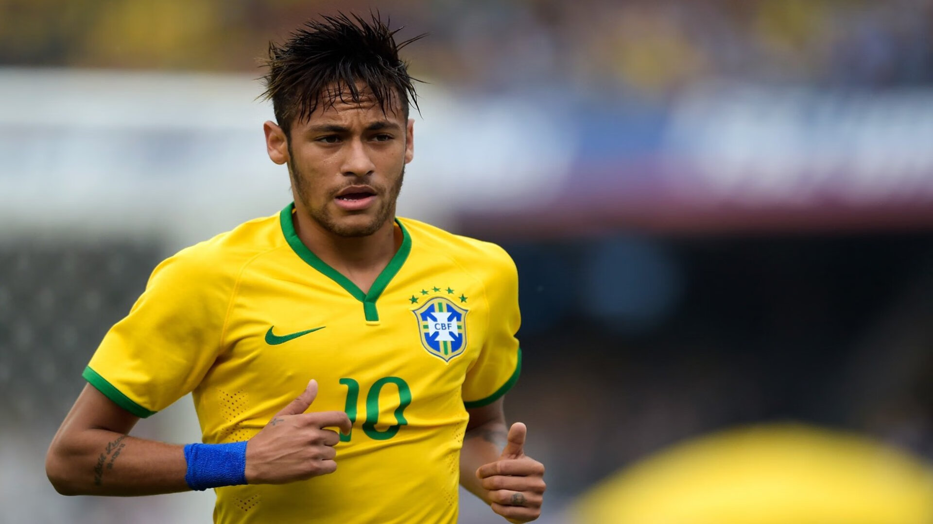 水球赛中希腊门将高接抵挡，希腊足球水平